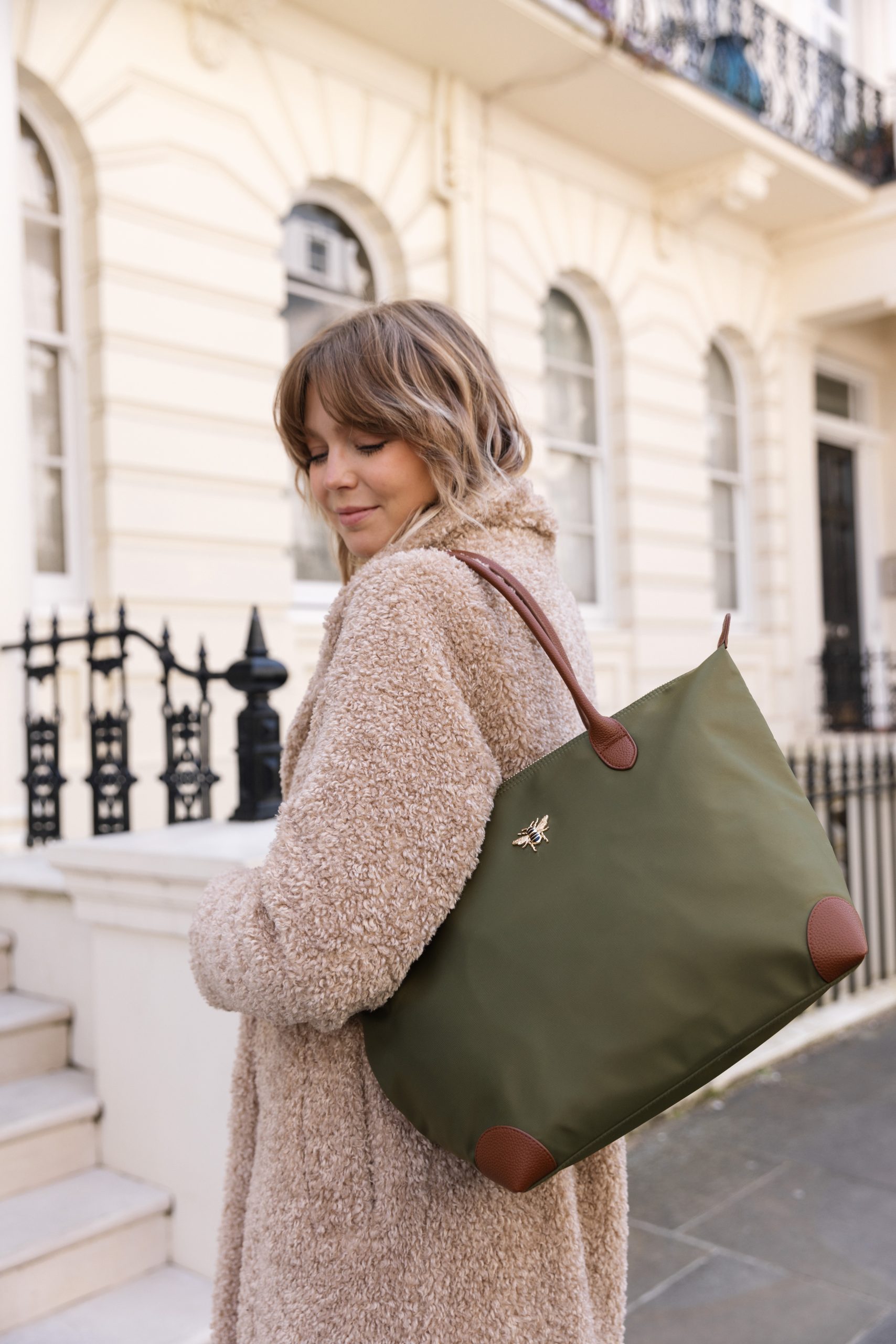Shoreditch Bee Tote Bag - LARGE Olive