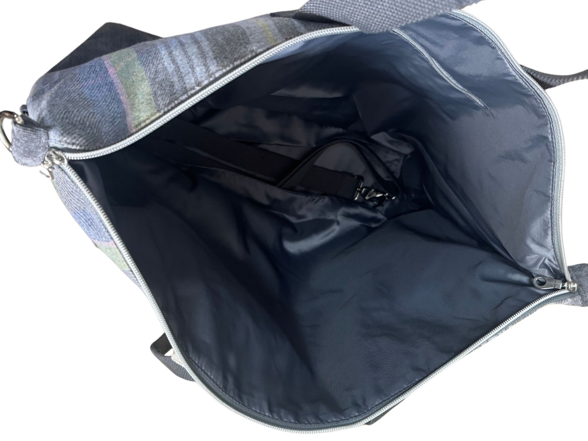 Tweed Large Unisex Weekender Bag - Image 7