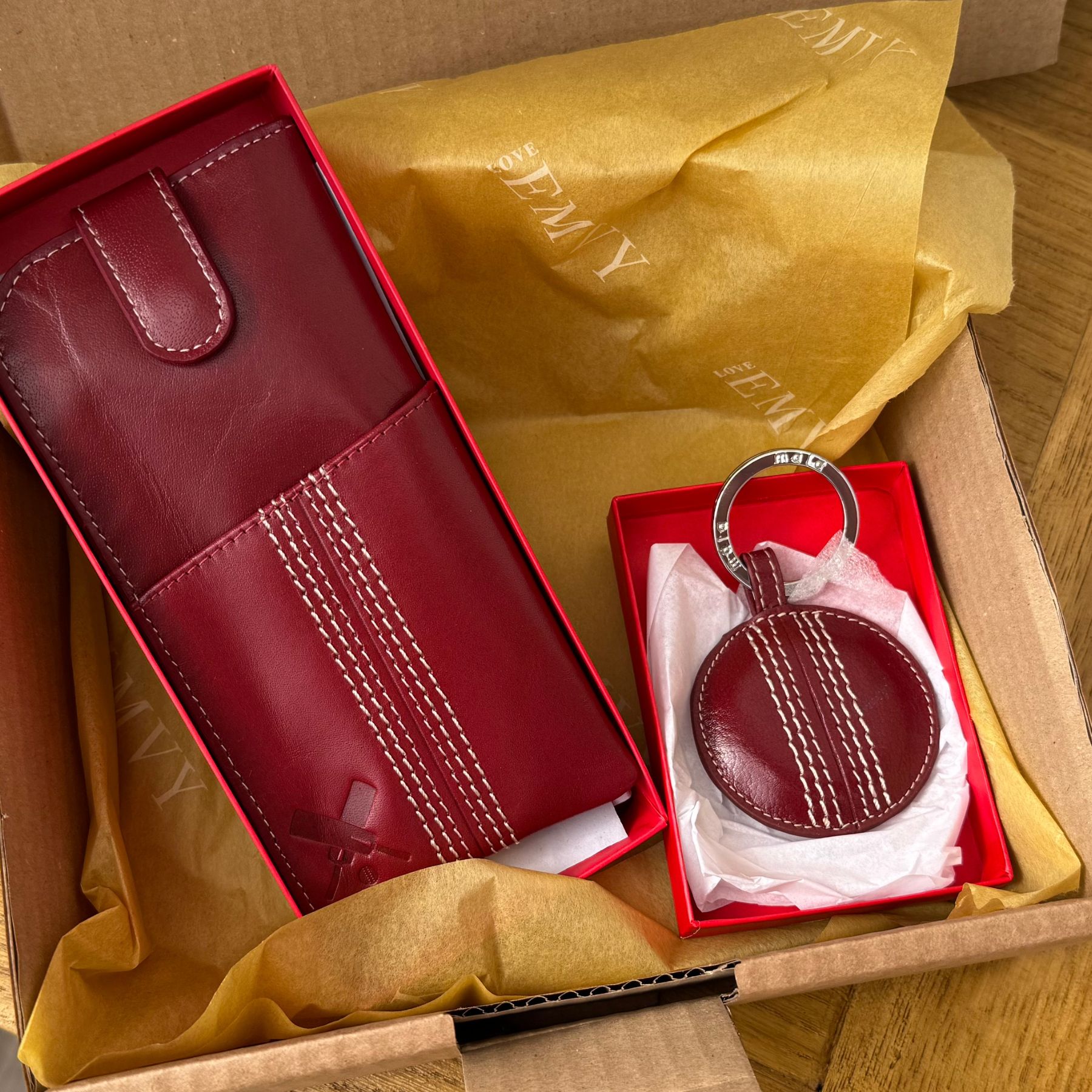 Cricket Gift Set – Leather Glasses Case & Hand-Stitched Cricket Ball Keyring – Gift-Boxed - Image 6