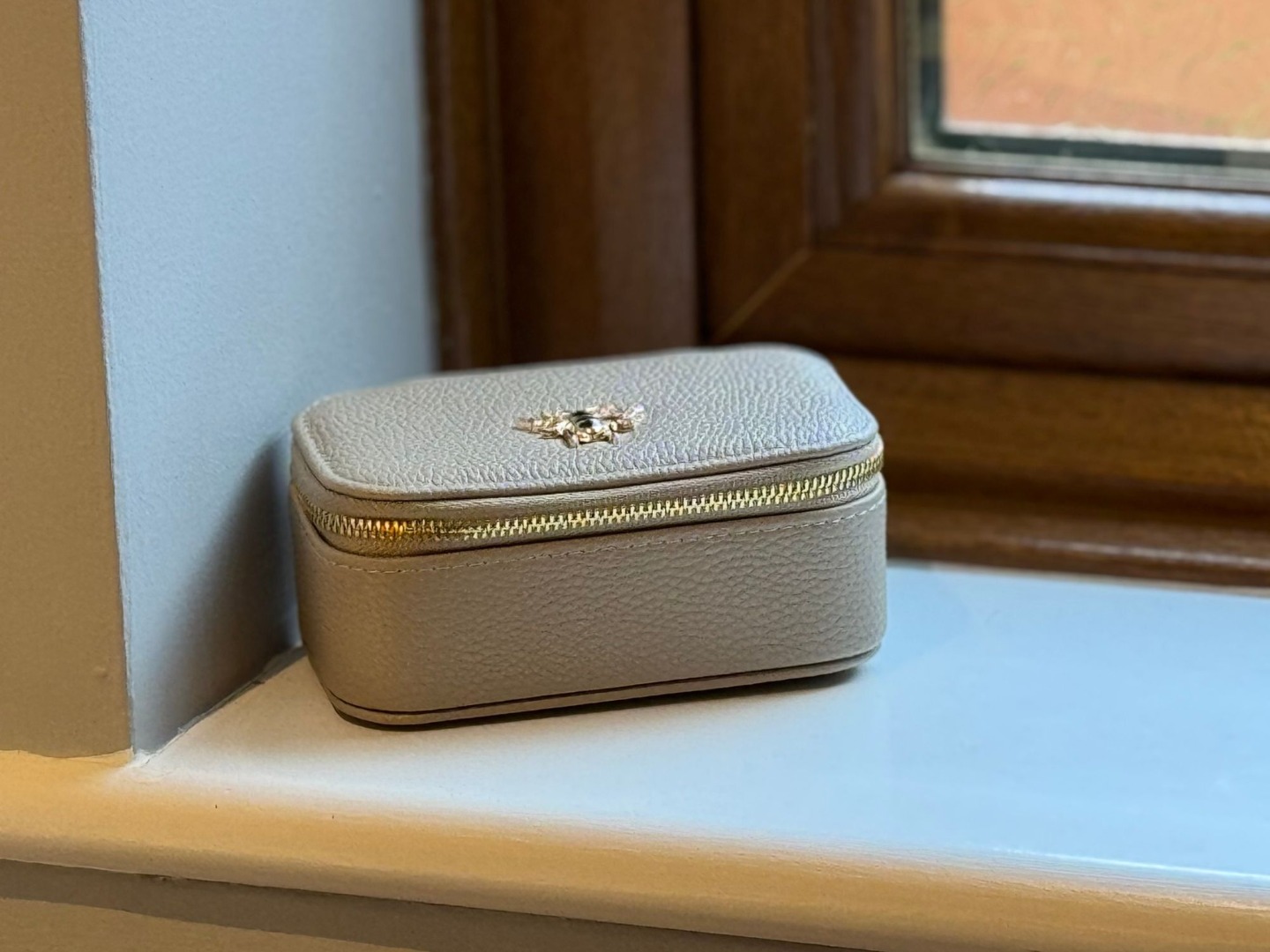 Alice Wheeler Travel Jewellery Small Box Organiser with Mirror, Gold Bee Detail, 13 x 8 x 6 cm - Image 3